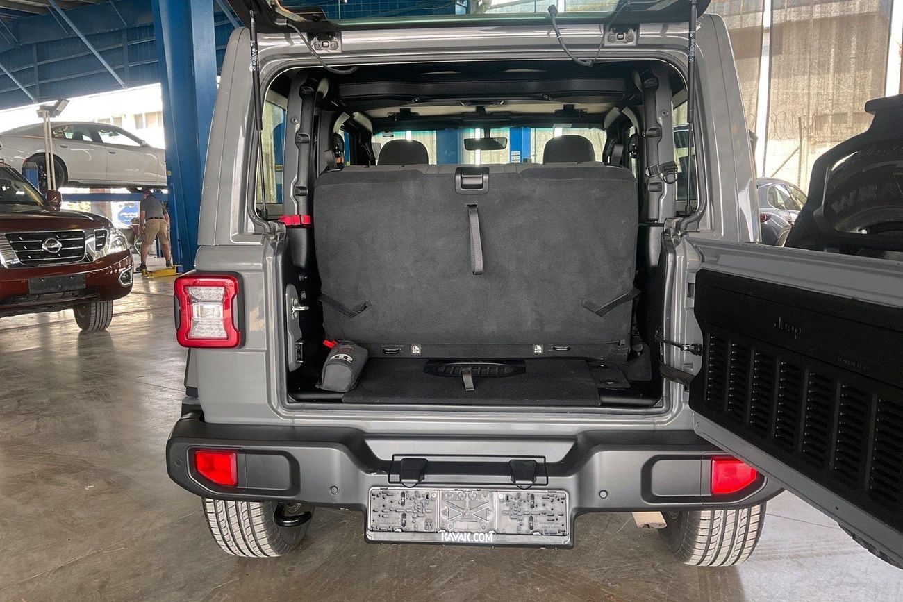 Jeep Wrangler Sahara | Guaranteed Warranty | 0 Down Payment