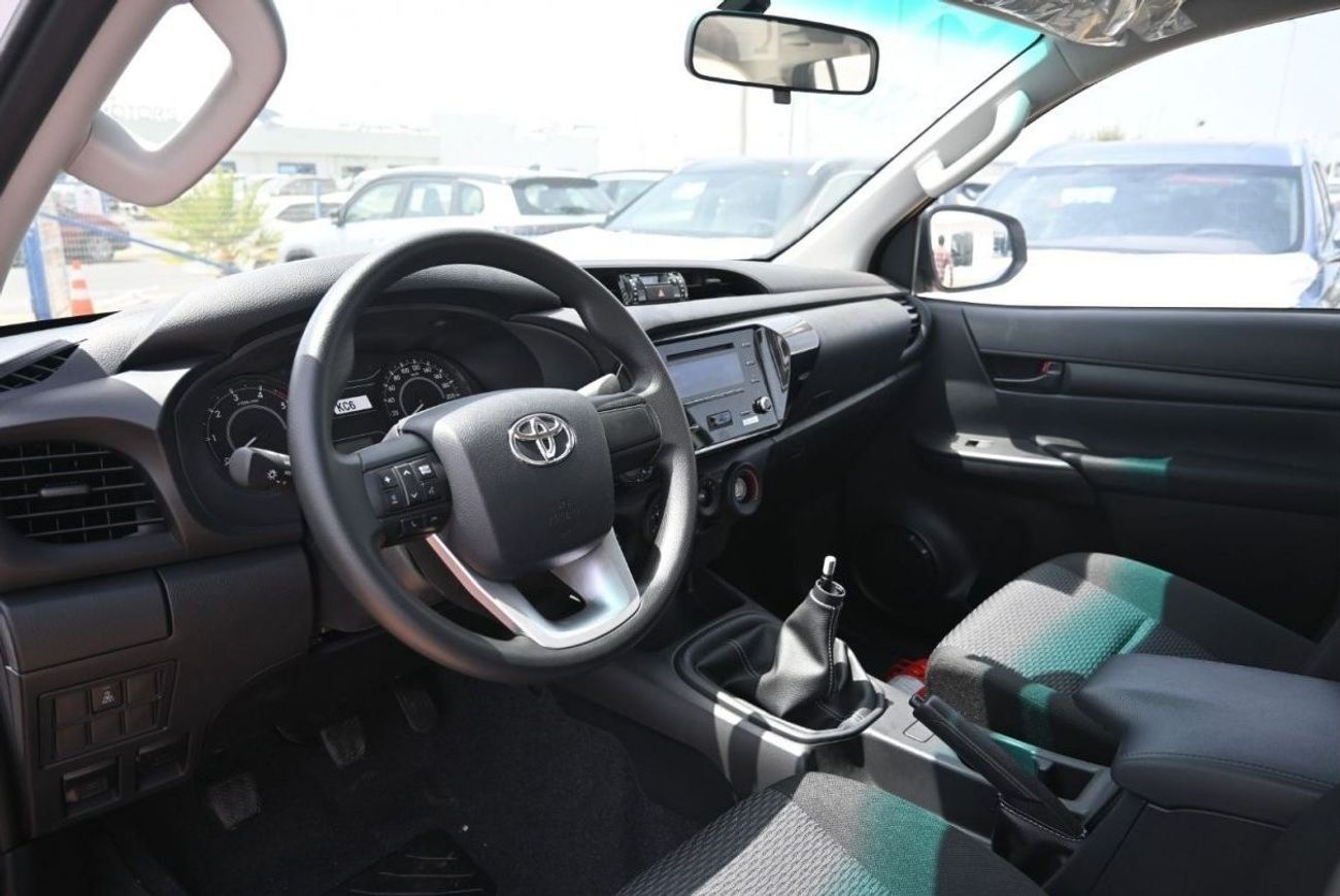 Toyota Hilux Toyota Hilux 2.4L Diesel Manual, 4WD Color White Model 2023