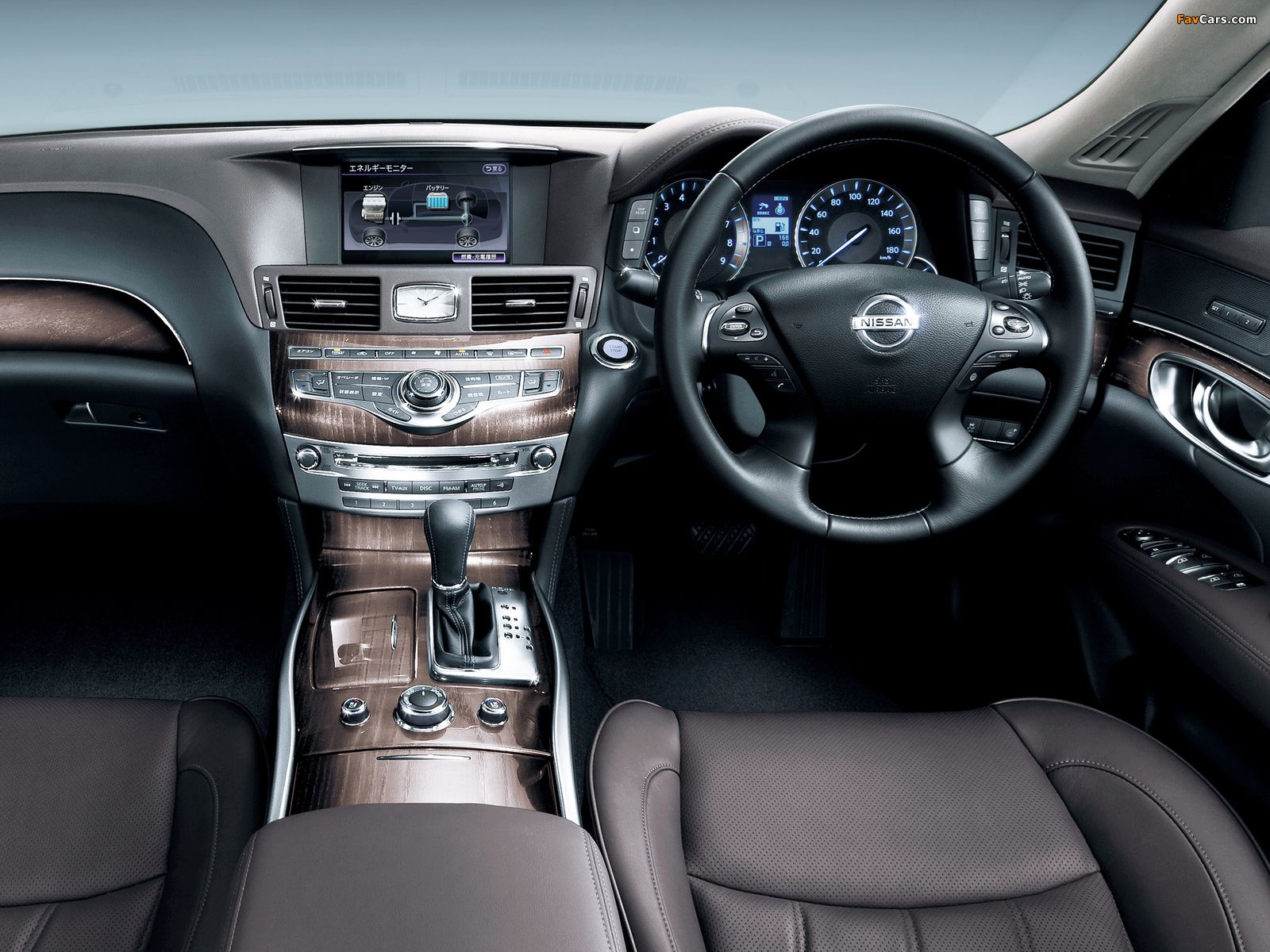 Nissan Fuga interior - Cockpit