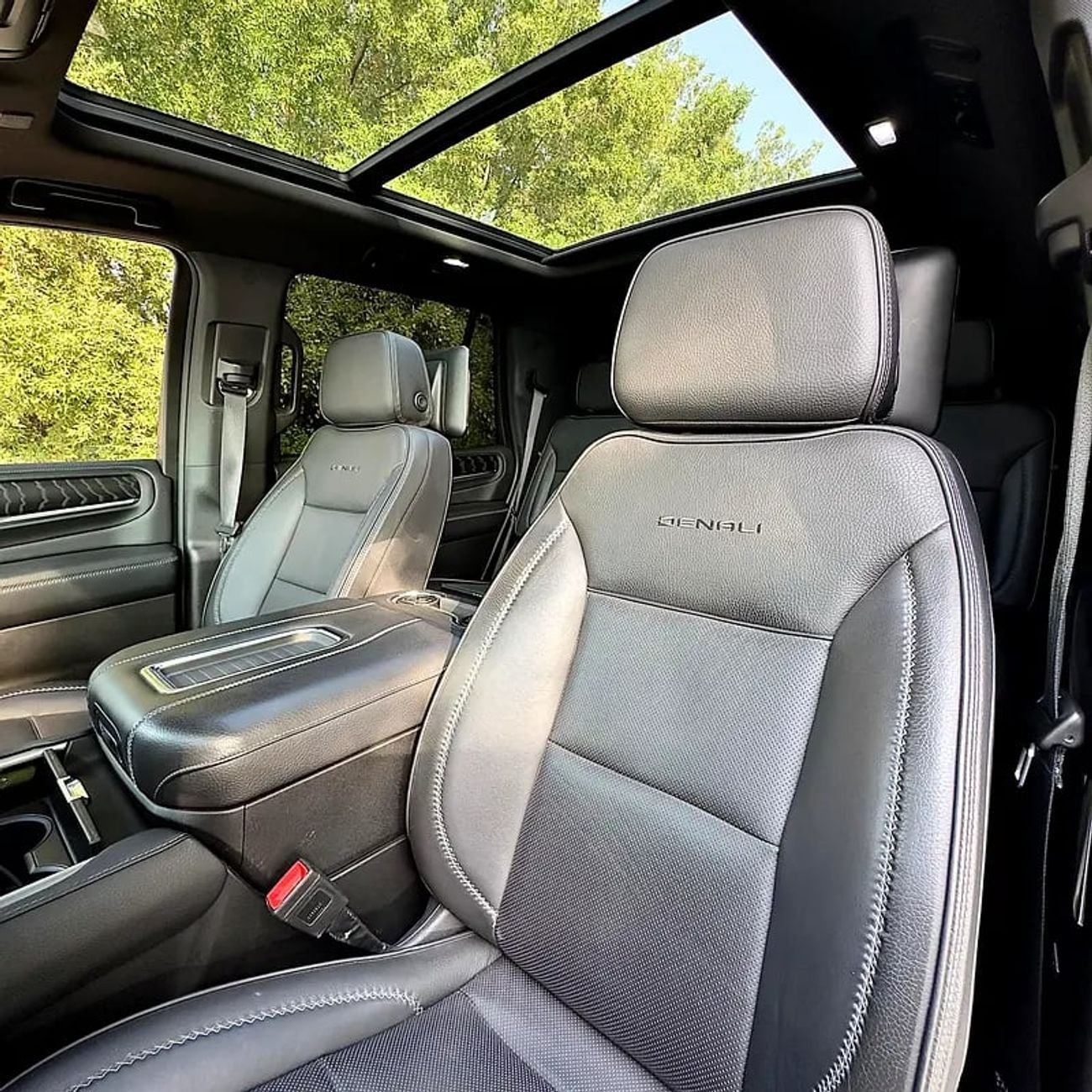 GMC Yukon Denali 6.2L Denali