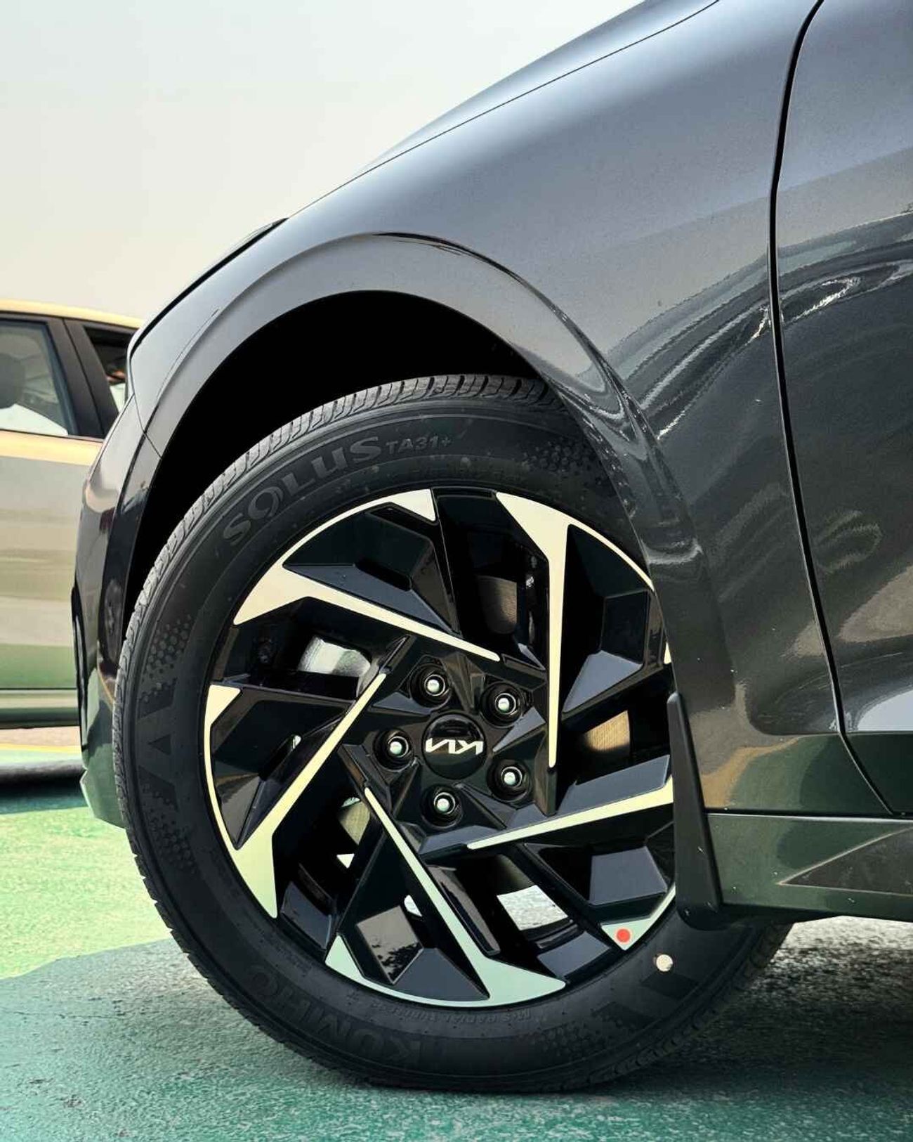 Kia K5 KIA K5 2.0 HYBRID - 2027 MODEL - GCC SPECS - KOREAN0