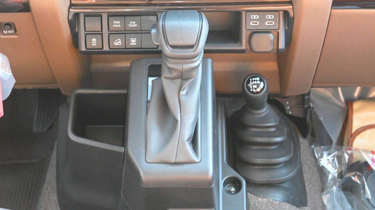تويوتا لاند كروزر 70 Toyota Land Cruiser LC76 Hardtop 2025