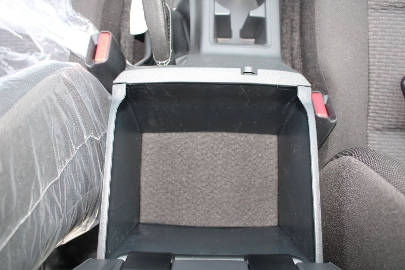 Toyota Hilux TOYOTA HILUX 2.4L DIESEL 4 X 4 DOUBLE CABIN ACTIVE MANUAL