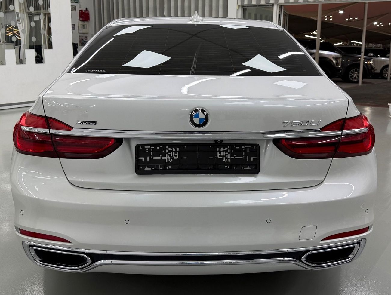 BMW 750Li xDrive 4.4L (530 HP)