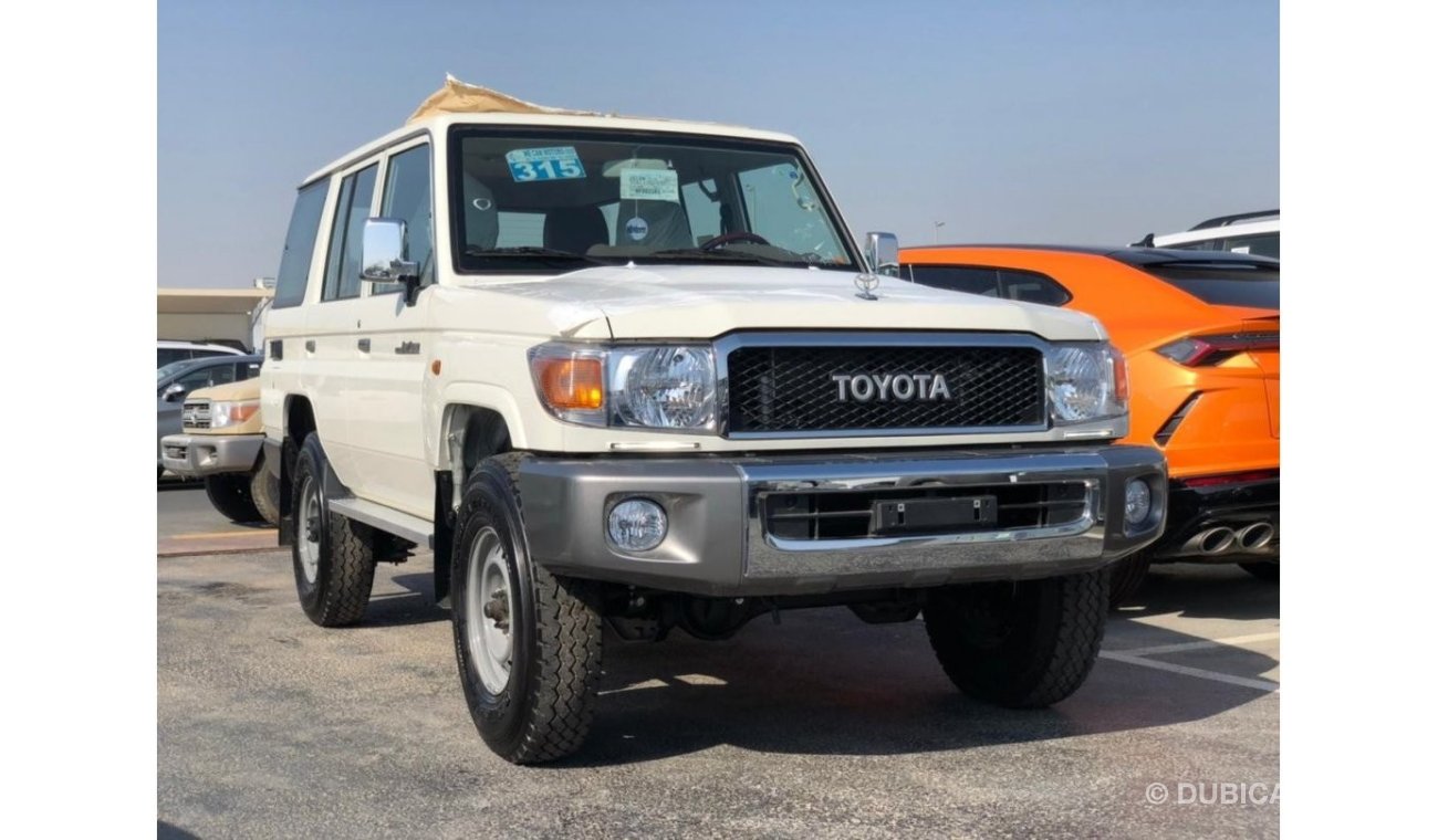 تويوتا لاند كروزر هارد توب TOYOTA LAND CRUISER HT 76 4.0 PETROL 2022