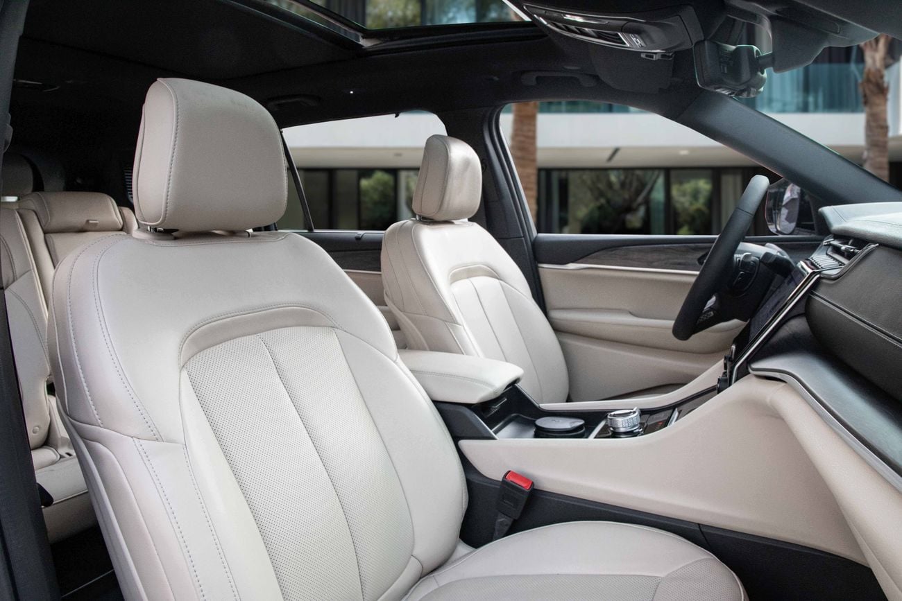 Jeep Grand Cherokee LIMITED PLUS Grand Cherokee L Limited | 3,330 P.M | 0% Downpayment | JEEP WARRANTY