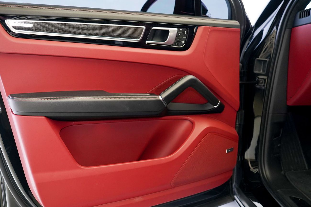 بورش كايان GTS Coupe