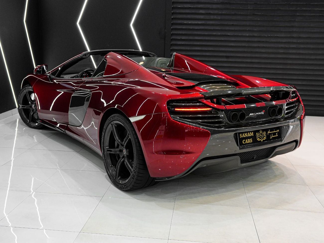 مكلارين 650S سبايدر نظام رفع، حزمة الكربون، نظام صوت ميريديان، مواصفات دول مجلس التعاون الخليجي!!