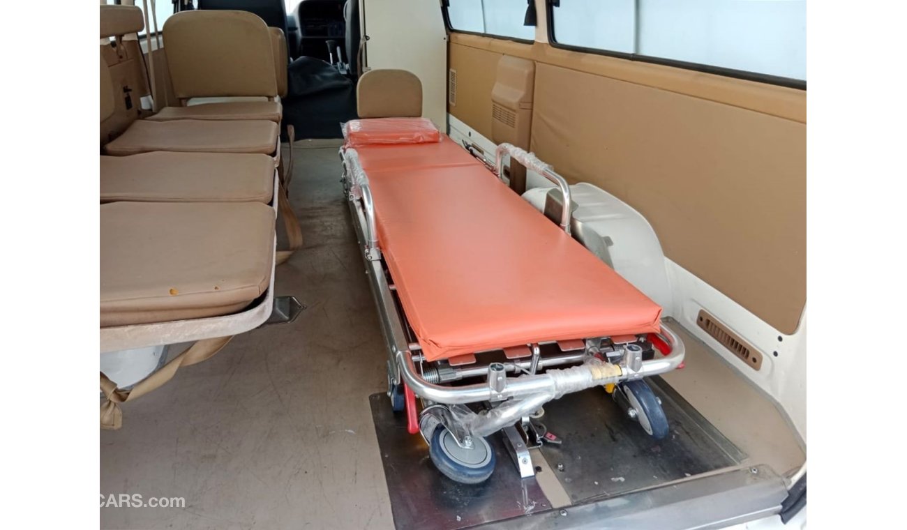 تويوتا هاياس TOYOTA HIACE AMBULANCE RIGHT HAND DRIVE  (PM1534)