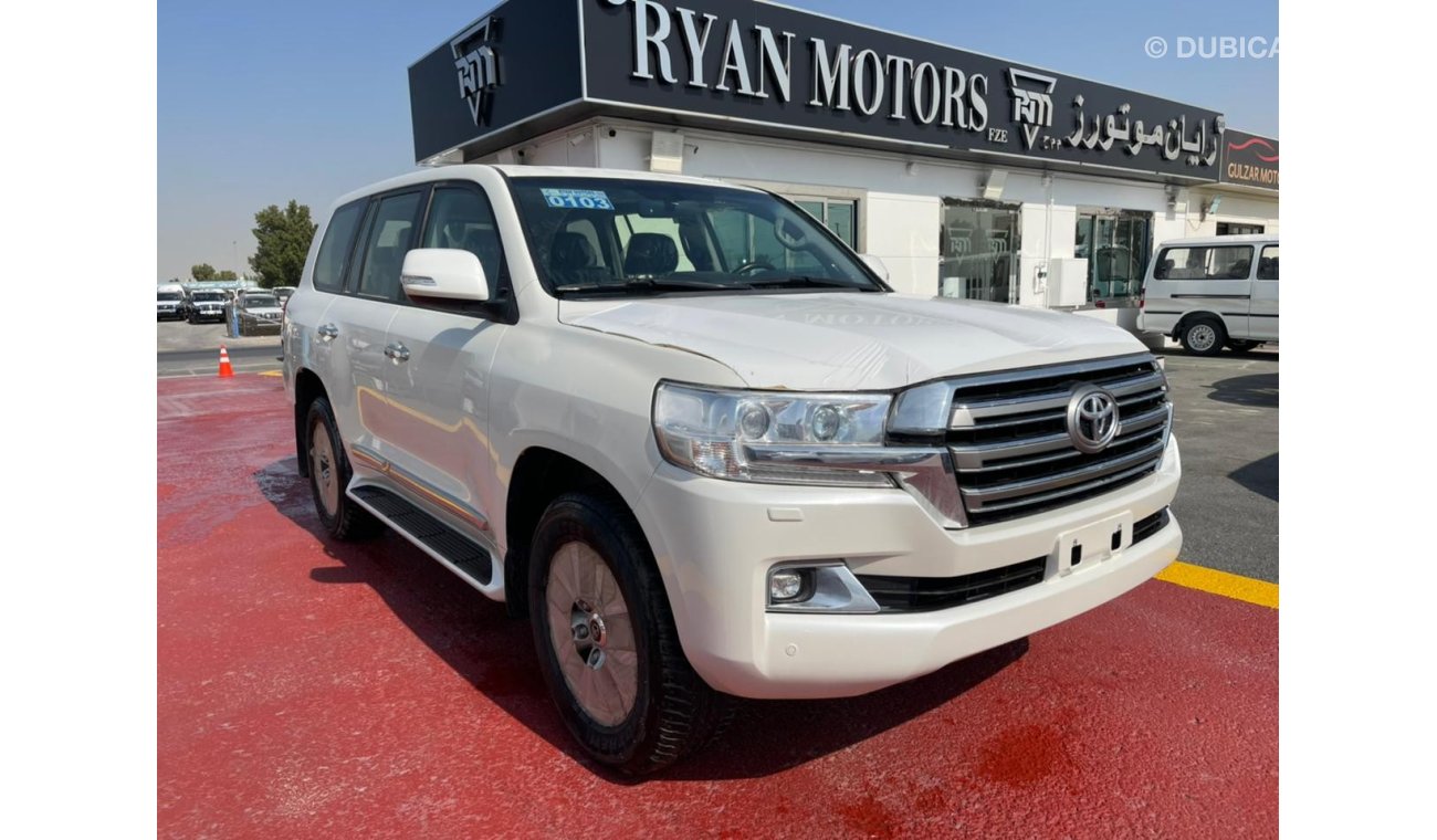 Toyota Land Cruiser LandCruiser GXR 4.5L Diesel, White inside Black , Model 2021 GCC Specifications