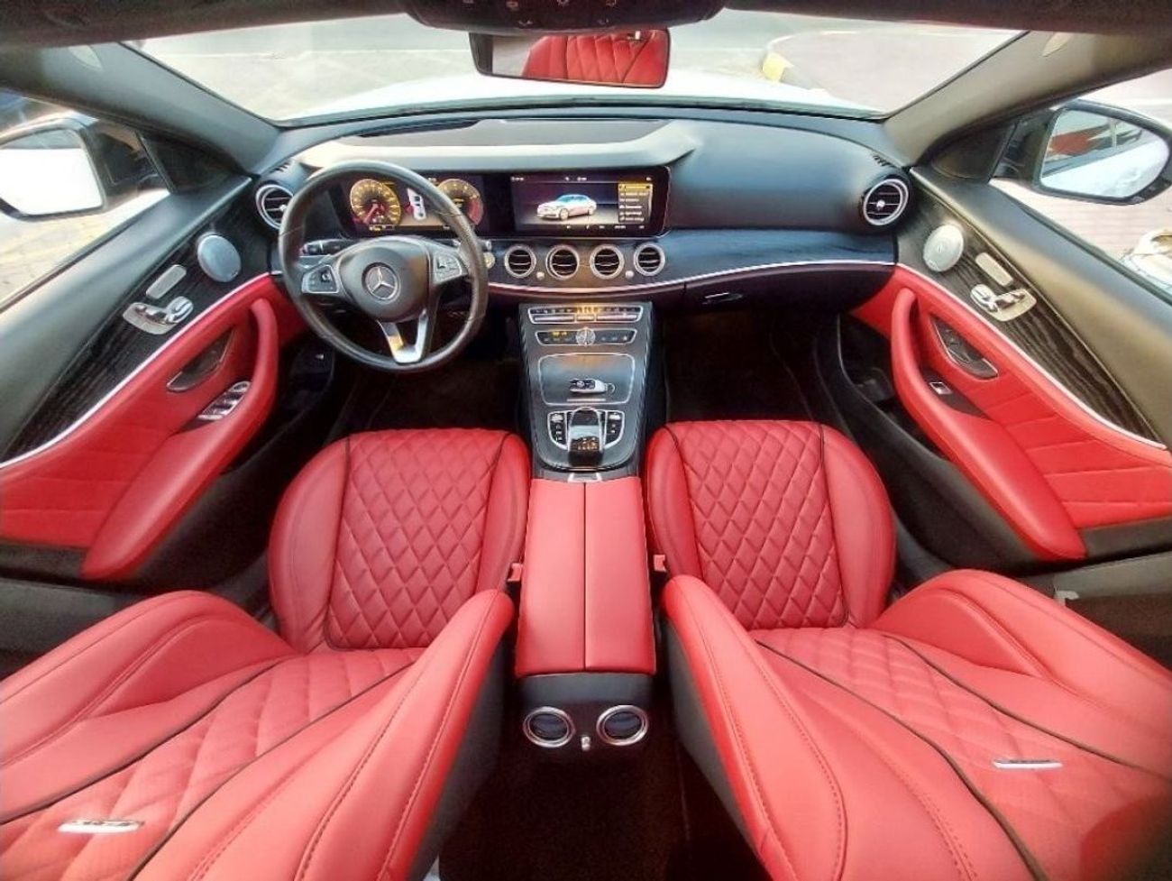 مرسيدس بنز E300 وارد كندي بنوراماكيت53 رادار نقطةعمياء تحديدمسار بصمة برفيوم تبديل ألوان شاشةكبيرة شنطةهدرولك