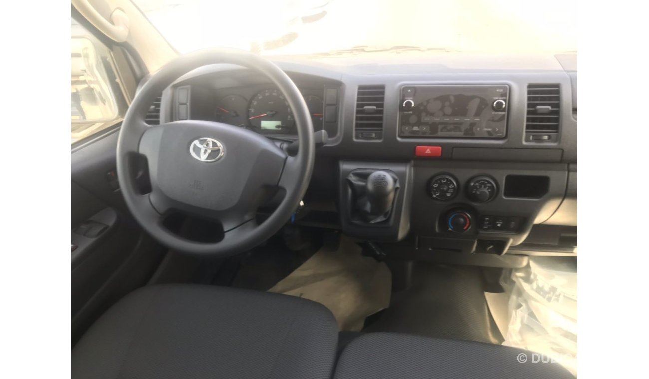 Toyota Hiace DISEL 15 seats