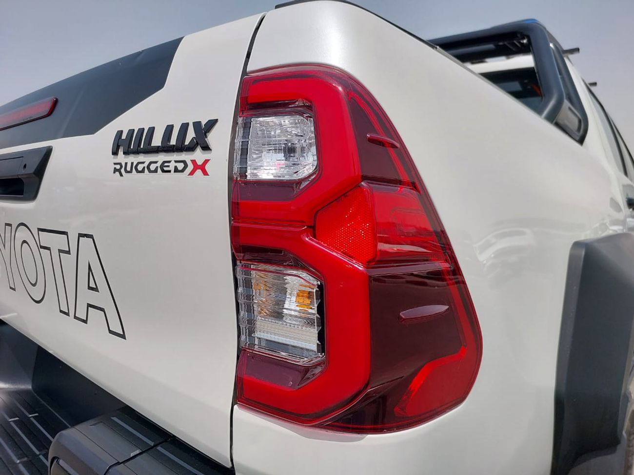 تويوتا هيلوكس TOYOTA HILUX PICK UP RHD 2018 MODEL 2.8 L DIESEL AUTOMATIC(PM06450)