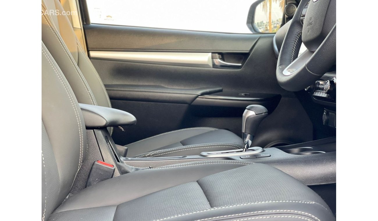 Toyota Hilux 2020 Push Start Black Leather Seats Cool Box Digital AC 4WD AT Diesel Parking Sensors [RHD] Premium 