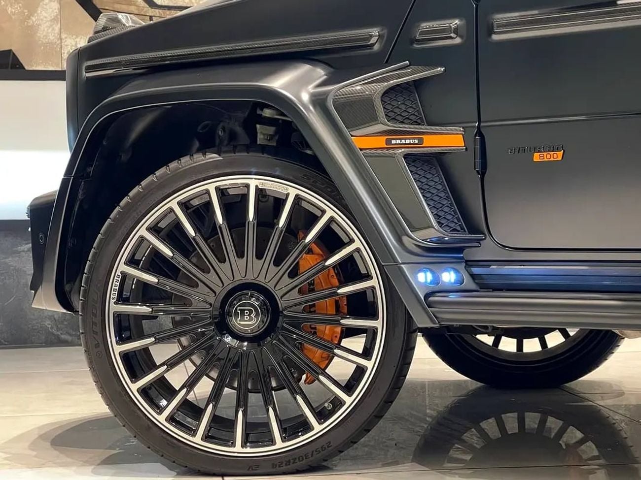 Mercedes Benz G63 AMG G63 / / BRABUS KIT G800 / SPECIAL COLOR / FULL CARBON FIBER