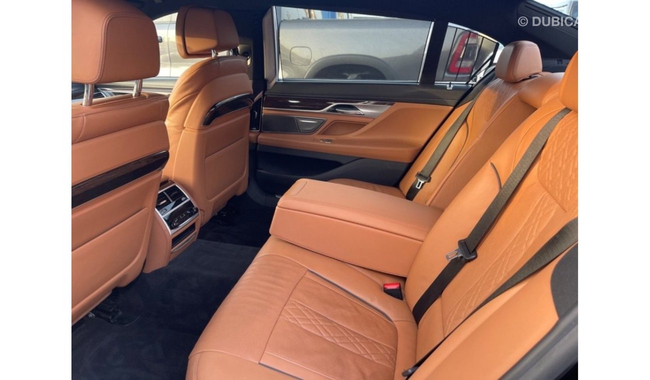 بي أم دبليو 750Li xDrive