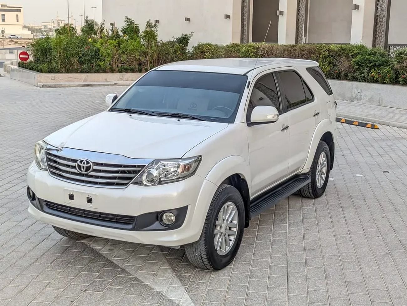 Toyota Fortuner GCC V4 2.7L IN GOOD CONDITION