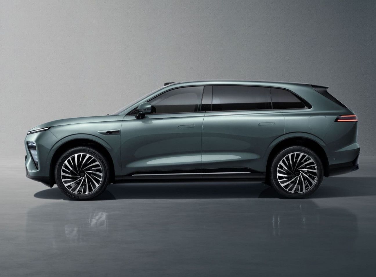 Exeed ET exterior - Side Profile