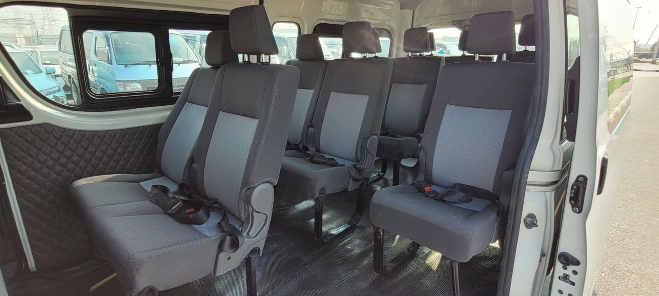 تويوتا هاياس GL Highroof 2.8L RHD Automatic Gear 2WD 1GD-FTV Diesel Engine 13 Seats 5 Doors