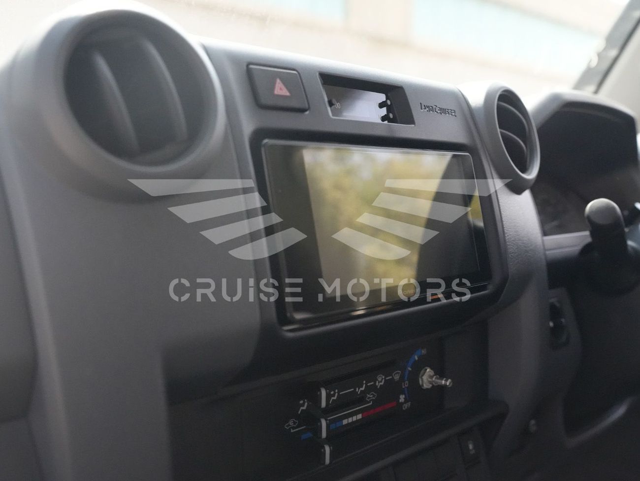 Toyota Land Cruiser 70 LC 78 - Manual - 4.2L - Diesel - HardTop - Station wagon - 4x4 - 13 Seats - 3 Door