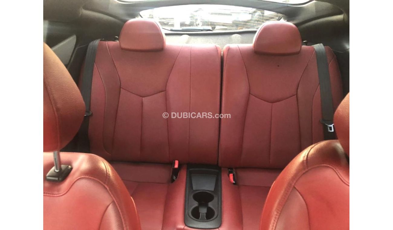 Hyundai Veloster Hyndi voulester model 2016 GCC car prefect condition full option panoramic roof leather seats back c