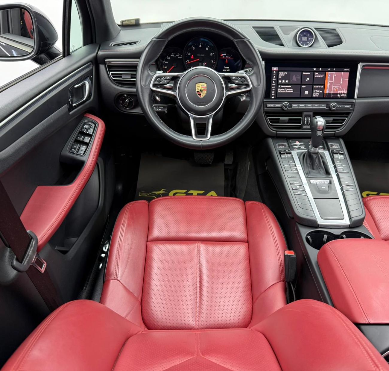 Porsche Macan Std 2.0L (252 HP) 2021 Porsche Macan, Warranty, Full Porsche Service History, Excellent Condition, G