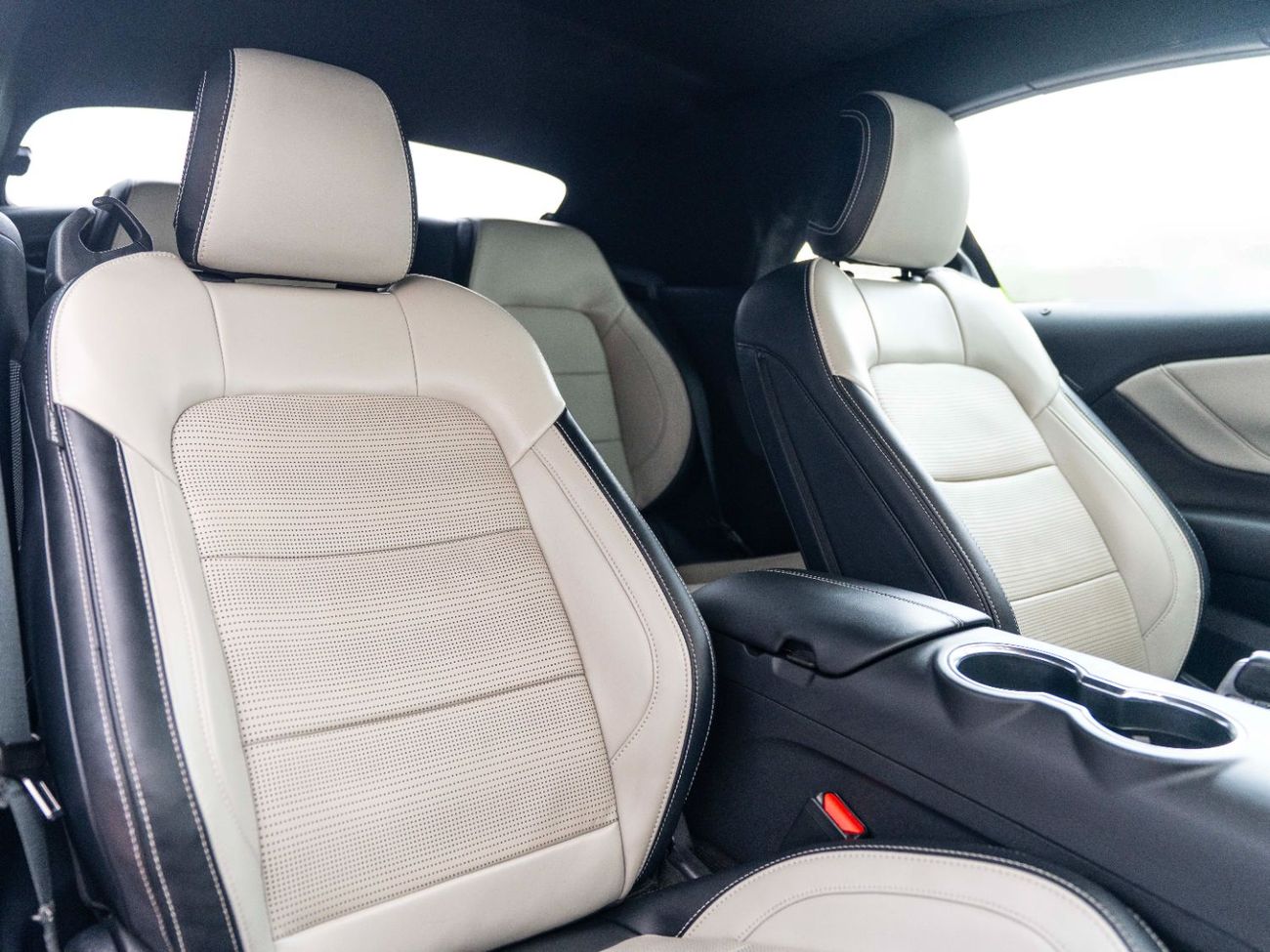 Ford Mustang Std 3.7L Convertible A/T