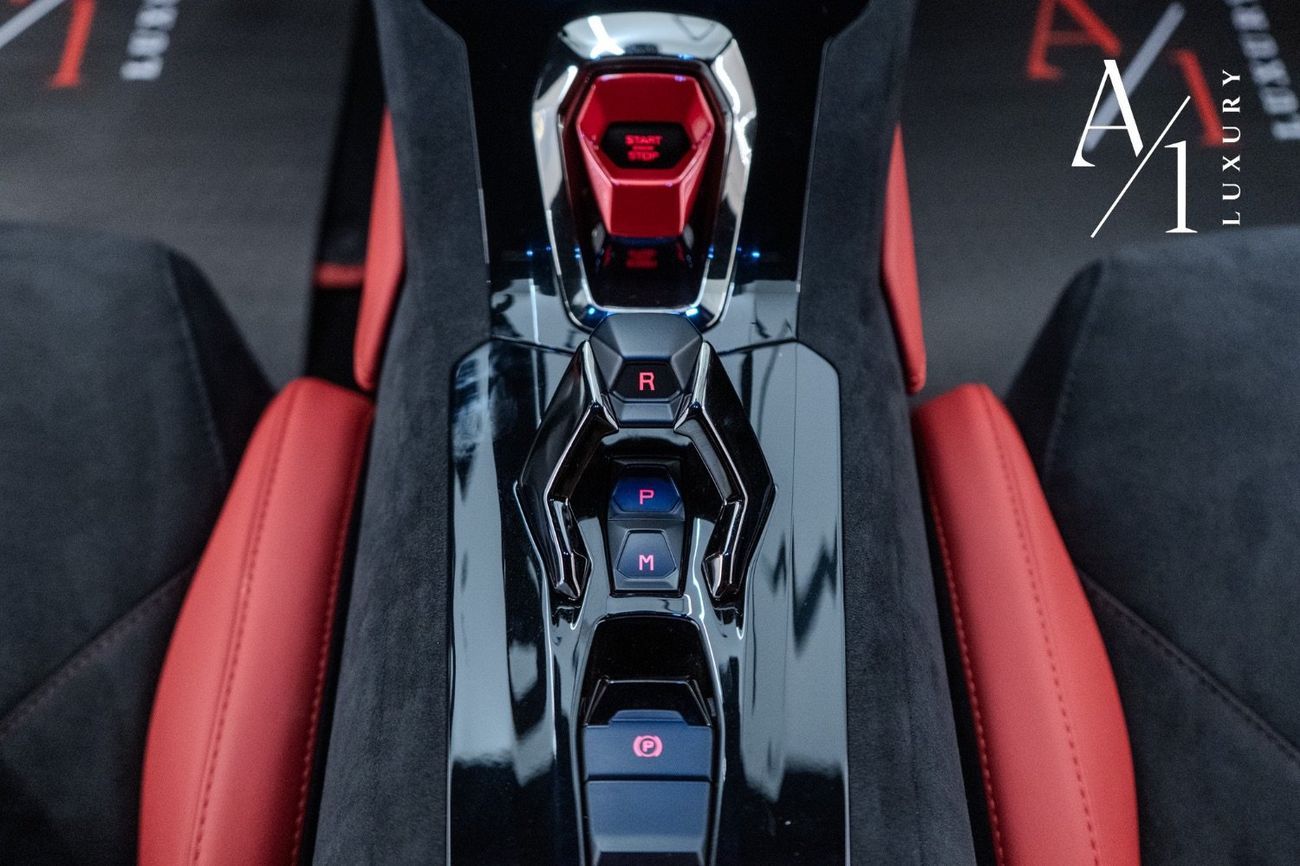 لامبورغيني هوراكان 2023 Lamborghini Huracan Tecnica, LP 640-2 V10, Very Low Kms, GCC Spec