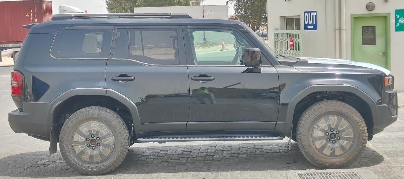 تويوتا برادو 2026 Toyota Prado Adventure with Sunroof J250 7-Seater 2.8L Turbo Diesel A/T 4WD Only For Africa