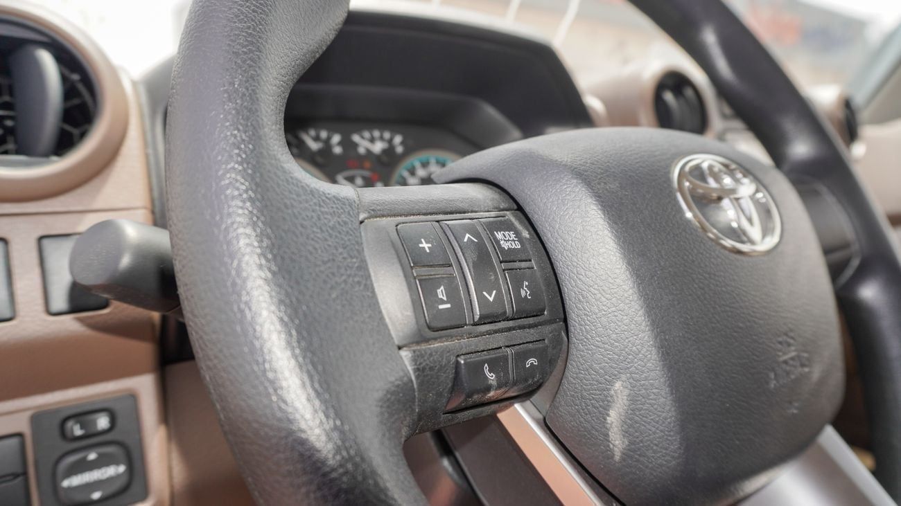 Toyota Land Cruiser Pick Up LC 79 DC 4.5L DIESEL V8