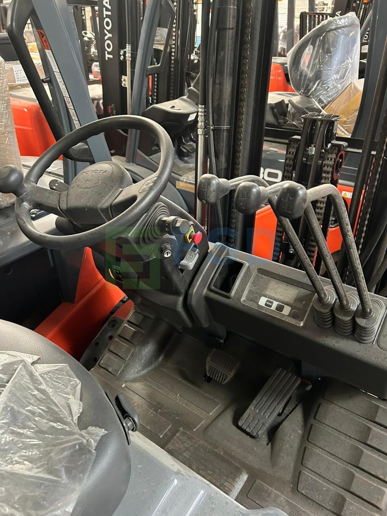 Toyota Fork lift TOYOTA 2.5 TON 3 STAGE ELECTRIC 4 WHEELS FORKLIFT MODEL 8FBN25. (Export Only)