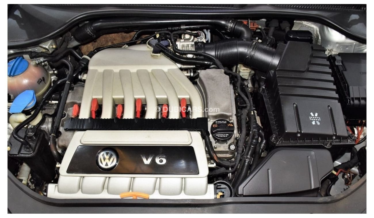 فولكس واجن جولف بلاس EXCELLENT DEAL for our Volkswagen Golf R32 ( 2009 Model! ) in Silver Color! GCC Specs