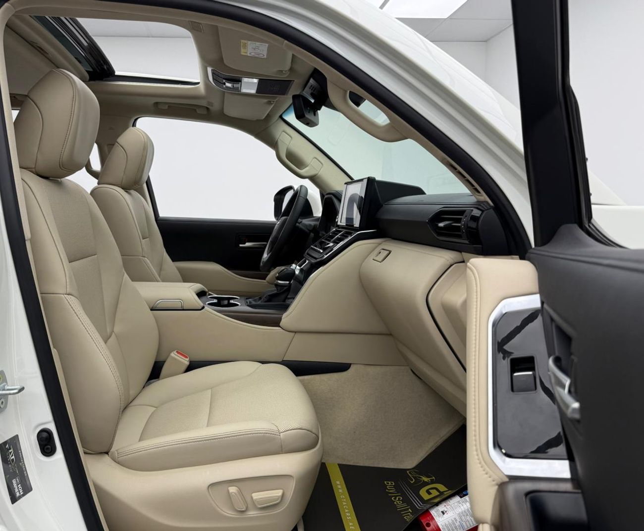 تويوتا لاند كروزر GXR 4.0L 2025 Toyota Land Cruiser GXR Top, Toyota Warranty + Service Pack, Low Km, 7 Seater, GCC