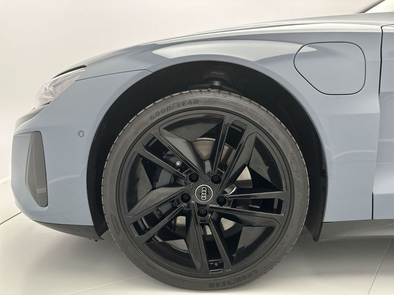 أودي إي ترون جي تي quattro 530hp Exclusive Edition (Ref# 07199)