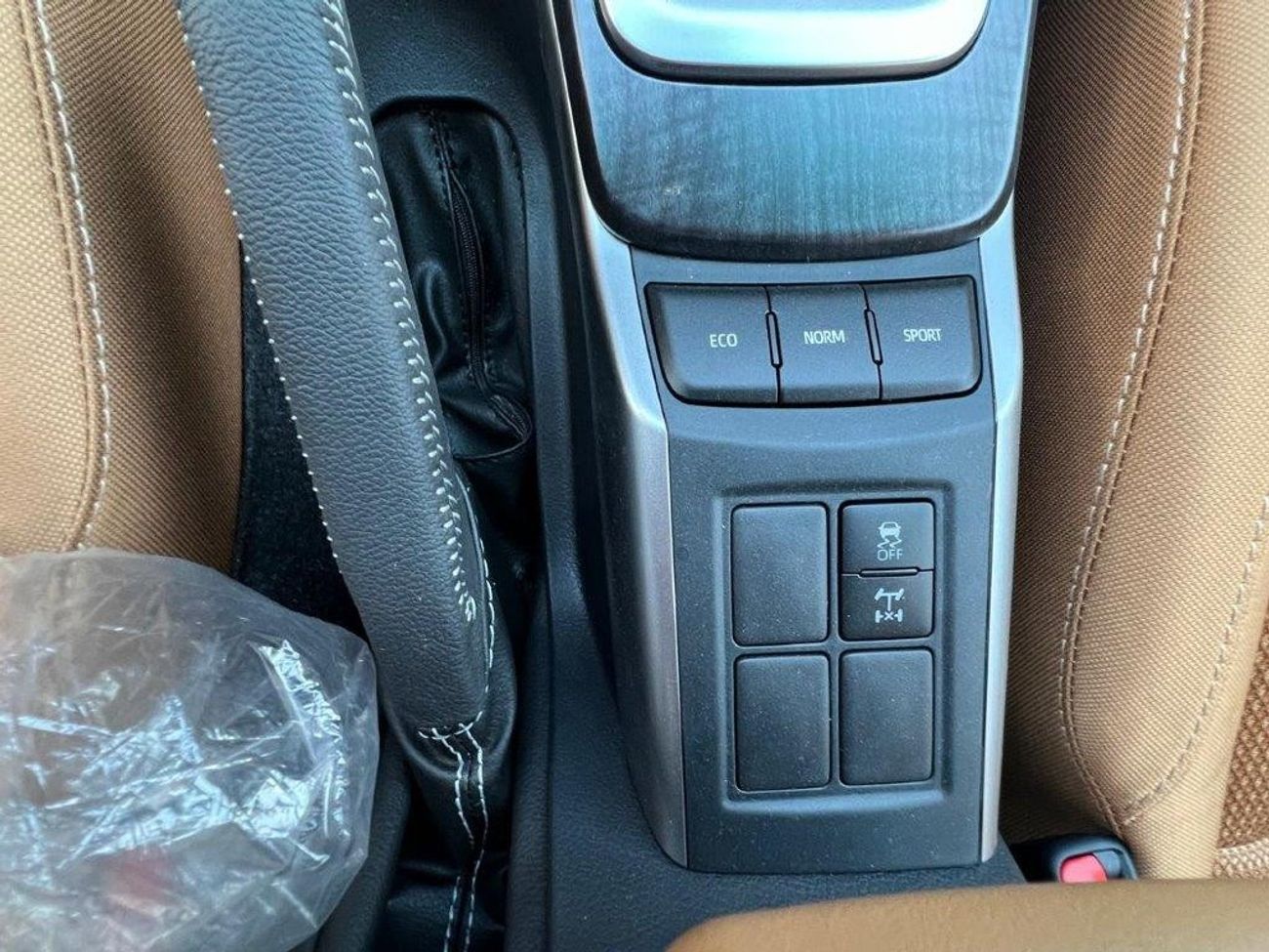 Toyota Fortuner 2.8L DIESEL A/T PADDLE SHIFT + RADAR GCC 2024 MODEL