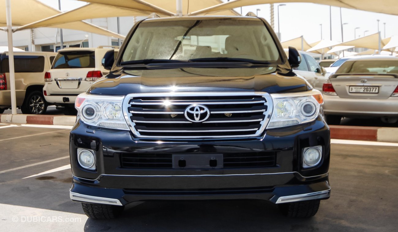 Toyota Land Cruiser GXR V8