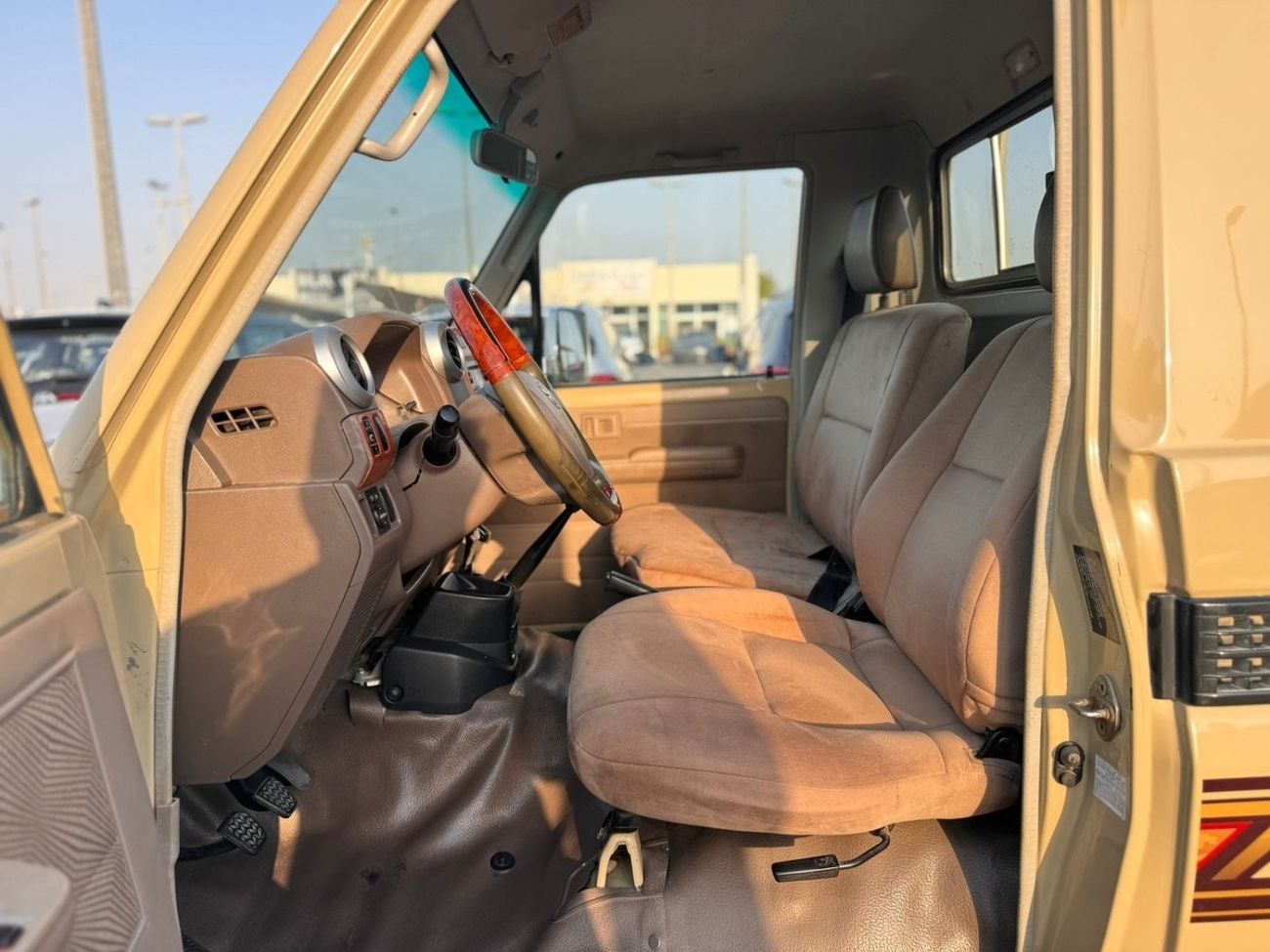 تويوتا لاند كروزر بيك آب