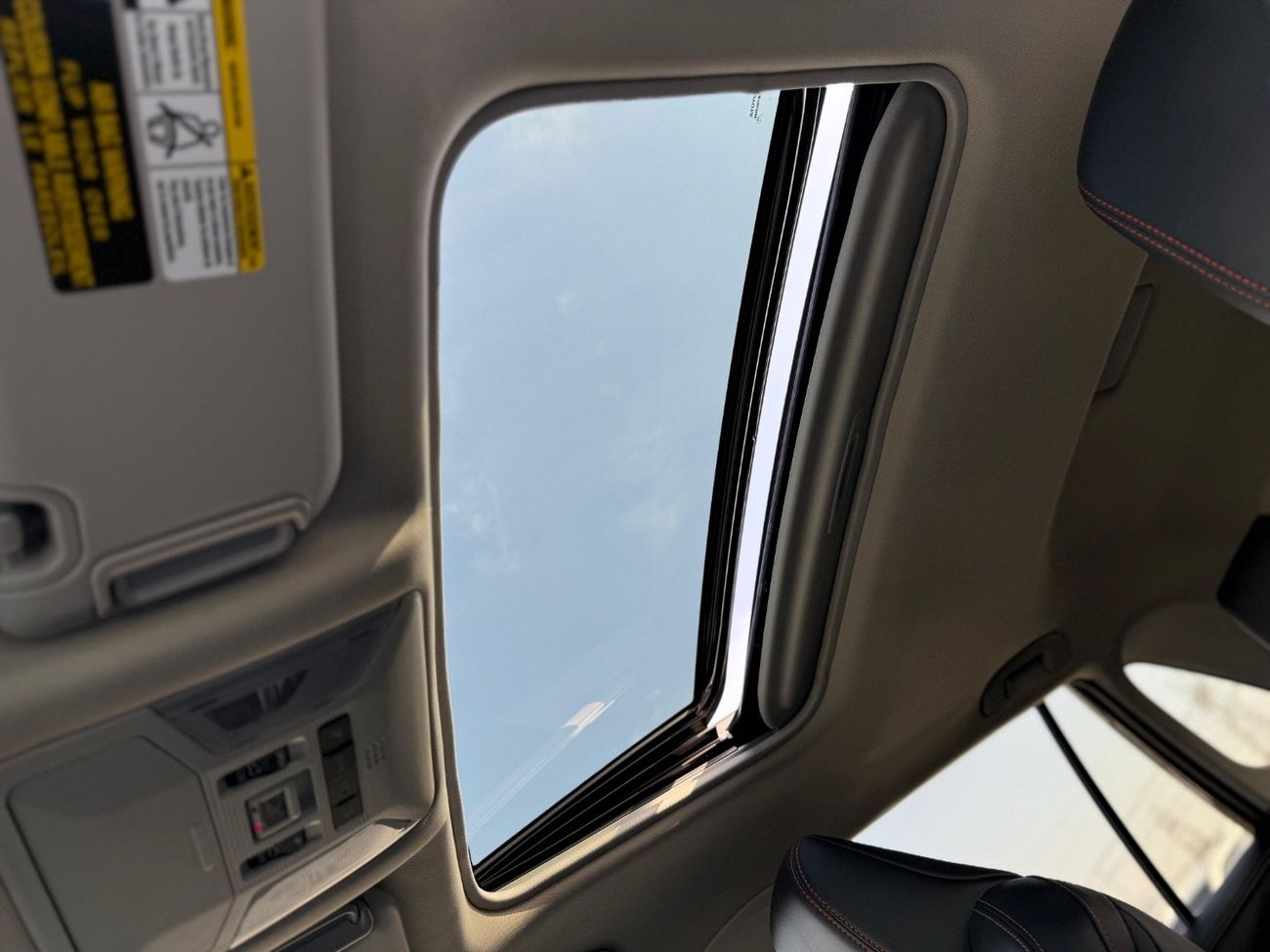 تويوتا راف ٤ Adventure Full Option 4WD Sunroof, leather, push start