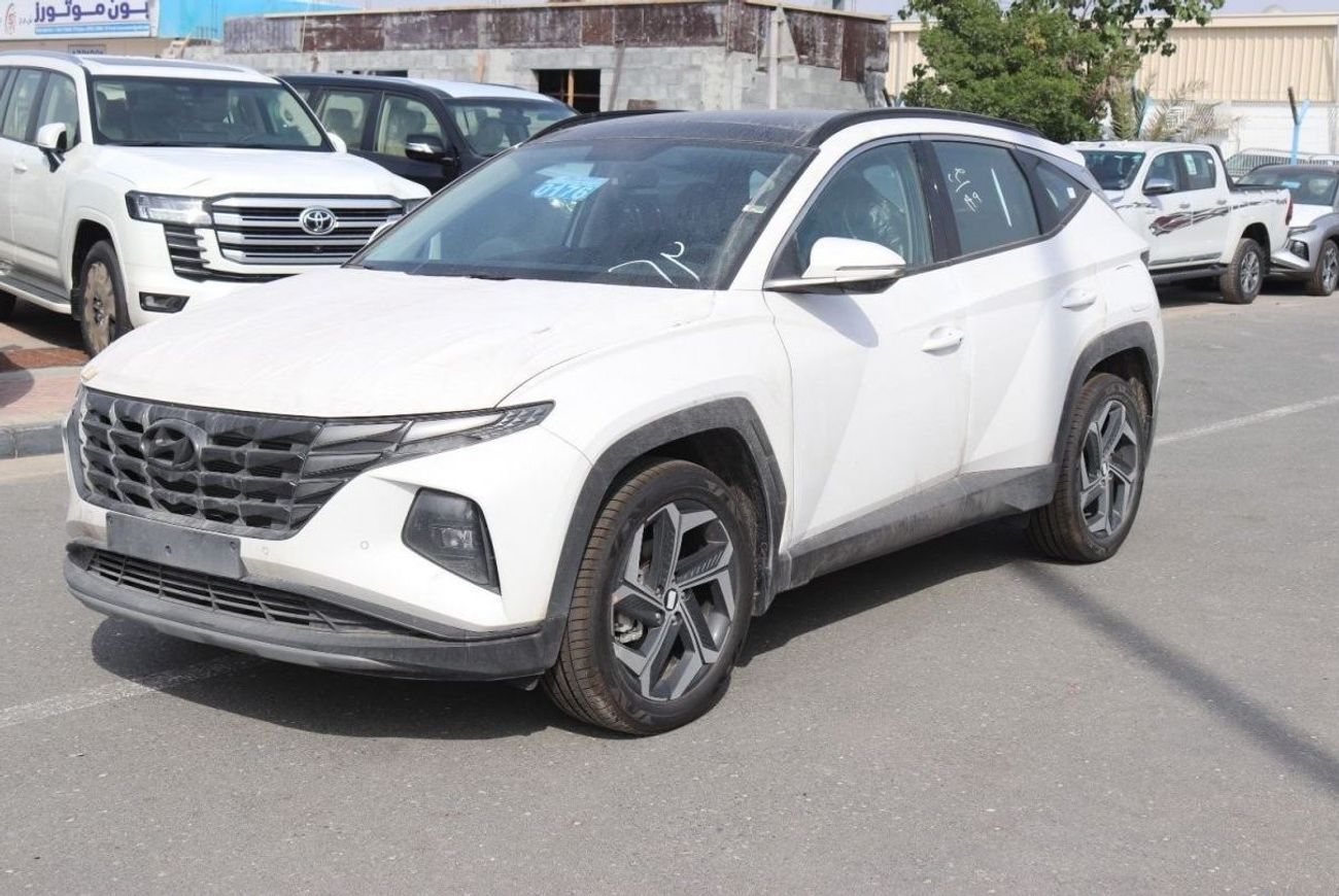 هيونداي توسون 2.0L Panoramic / Push Start /2 Electric seat / Wireless charges / monitor  2023 Full Option