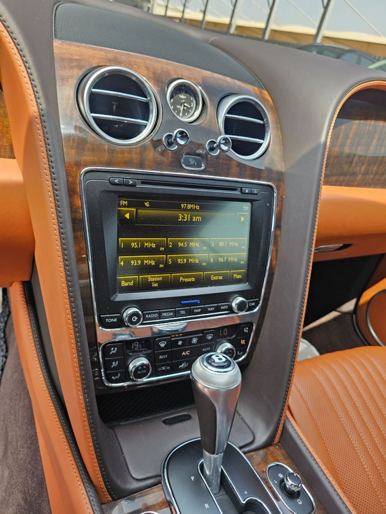 بنتلي كونتيننتال Flying Spur 6.0L