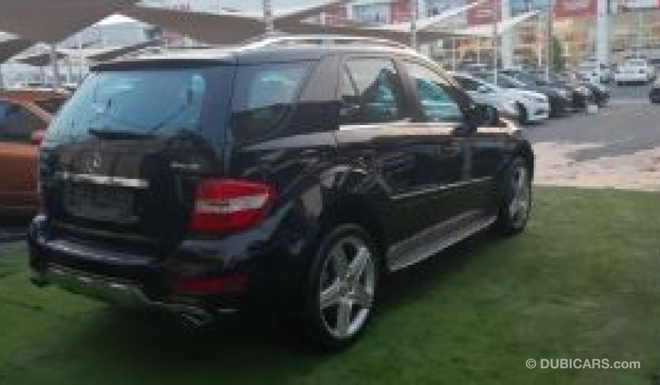 مرسيدس بنز ML 350 خليجى بدون حوادث رقم واحد فتحة جلد حساسات رنجات بصمة مثبت سرعة جناح خلفى بحالة ممتازة