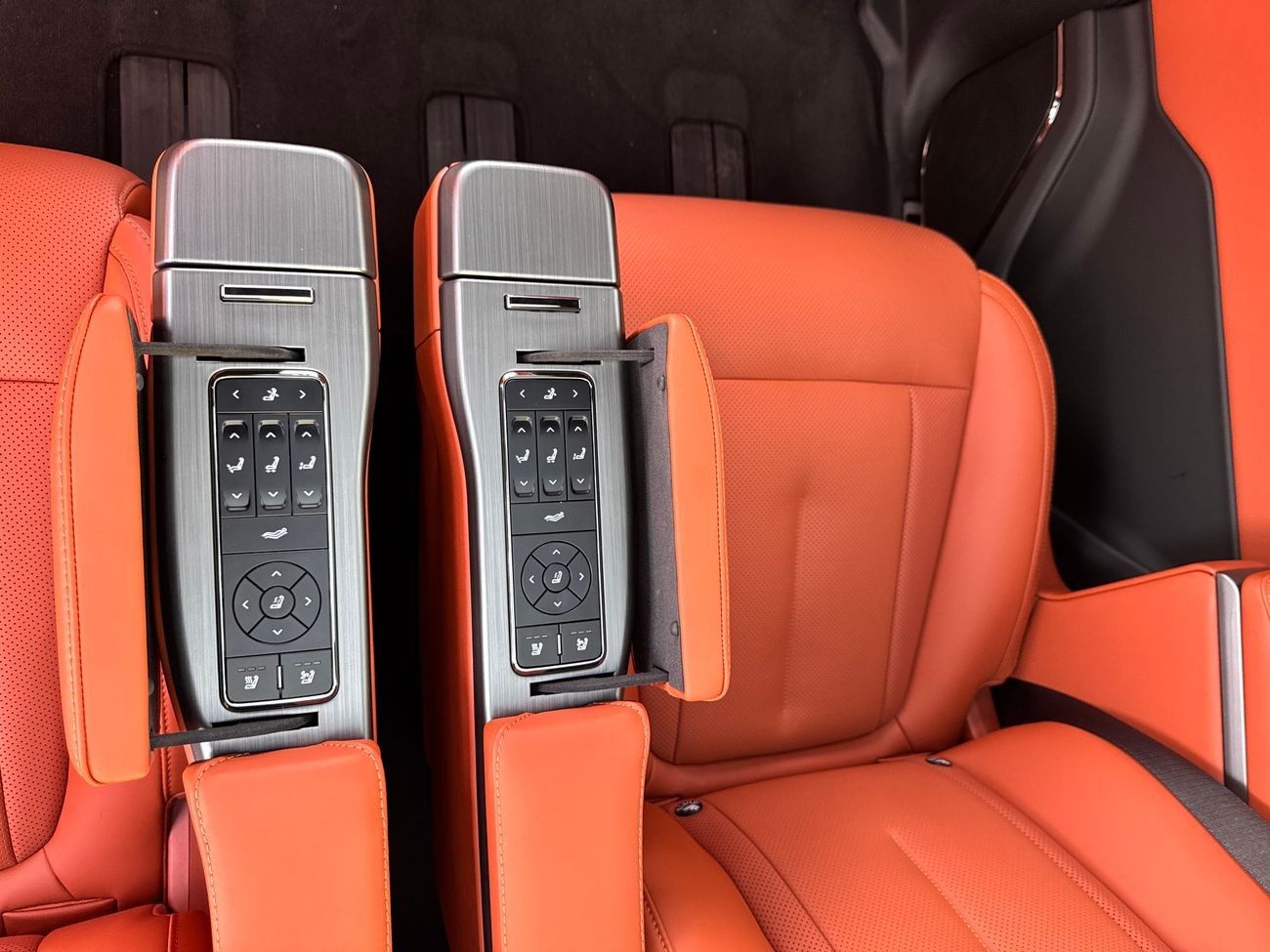 ROX 01 VIP PILOT SEATS HYBRID (LONG RANGE 1,000Km) DUAL PORTS WITH KITCHEN PACKAGE 0KM 2024