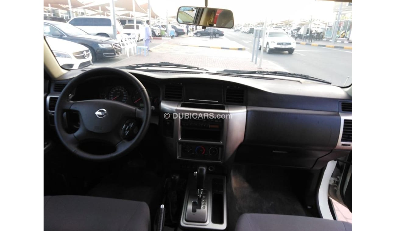 Nissan Patrol Nissan patrol 2009 safari orginal pint free accedant for sale