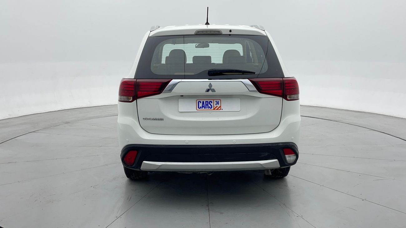 ميتسوبيشي آوتلاندر GLX BASIC 2.4 | بدون دفعة مقدمة | اختبار قيادة مجاني للمنزل