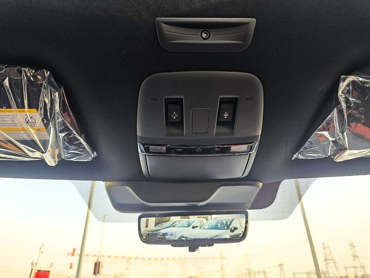 نيسان باترول Nissan Patrol Platinum SE 3.8L Petrol 4WD Gcc  white insid red 2026 Model
