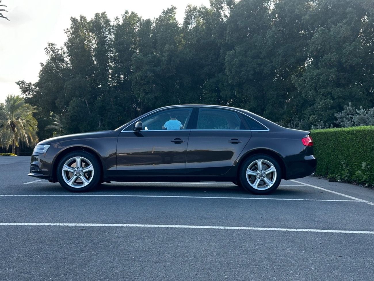 أودي A4 TFSI quattro S-لاين موديل 2015 خليجي فل مواصفات كرأسي جلد ومثبت سرعه وتحكم كهربي كأمل ونظام صوت ممتا