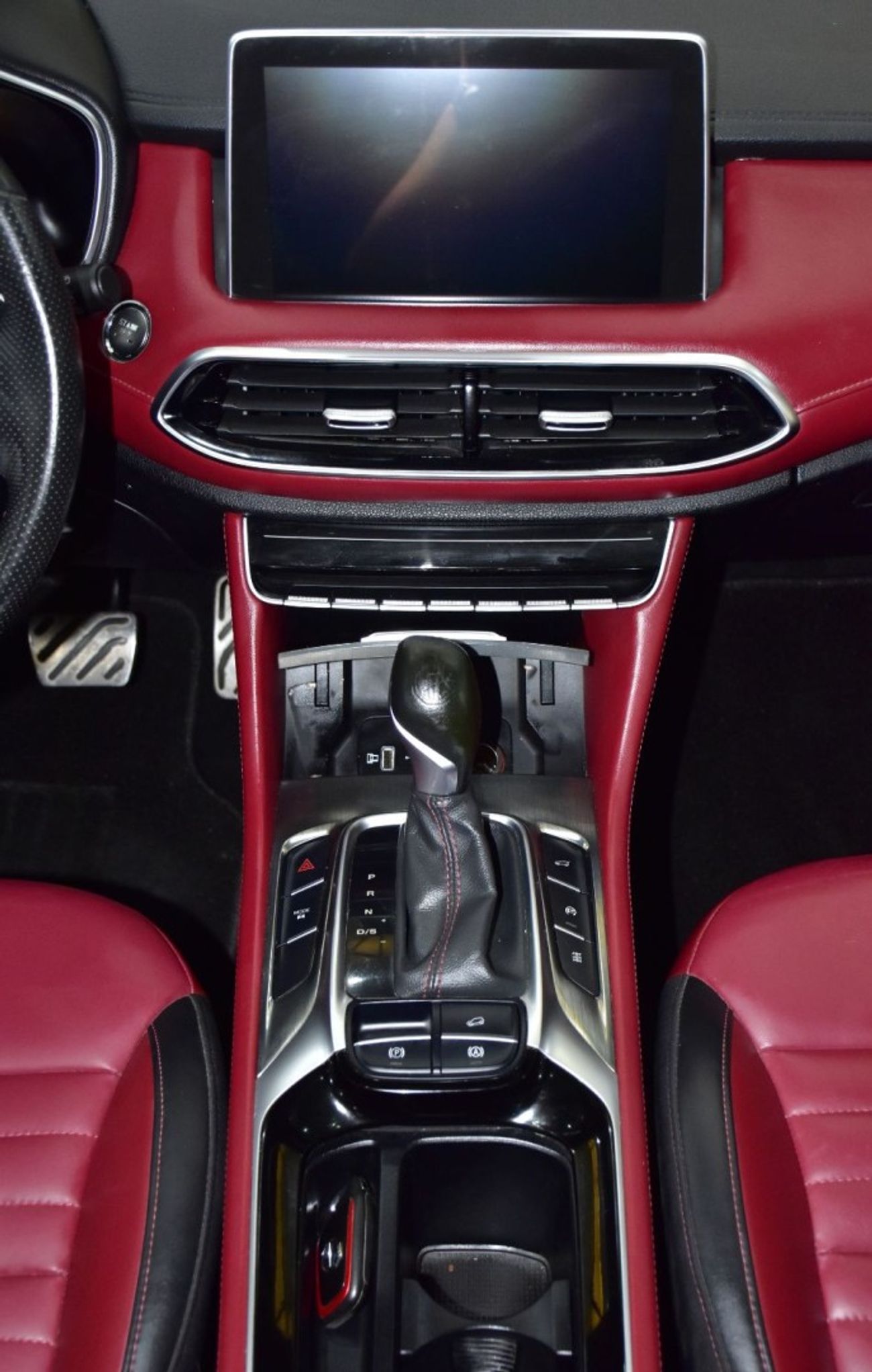 MG HS EXCELLENT DEAL for our MG HS Trophy AWD 30T ( 2020 Model ) in Black Color GCC Specs