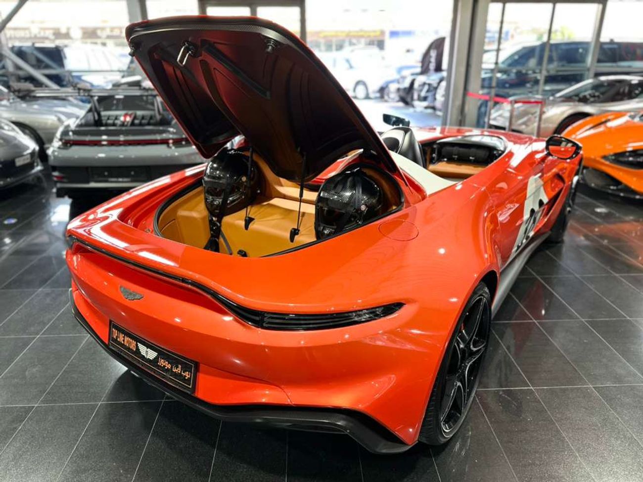 أستون مارتن فانكويش SPEEDSTER