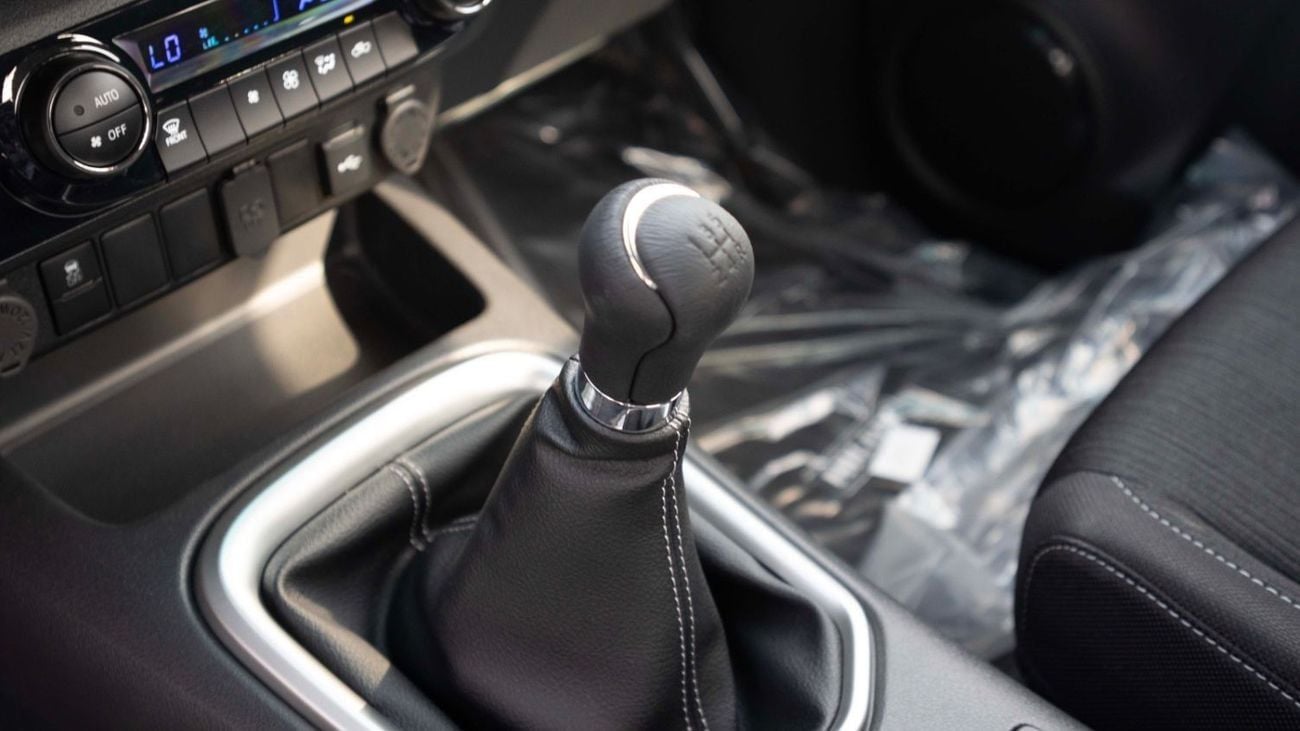 Toyota Hilux GL 2.7L Double Cab Utility RWD