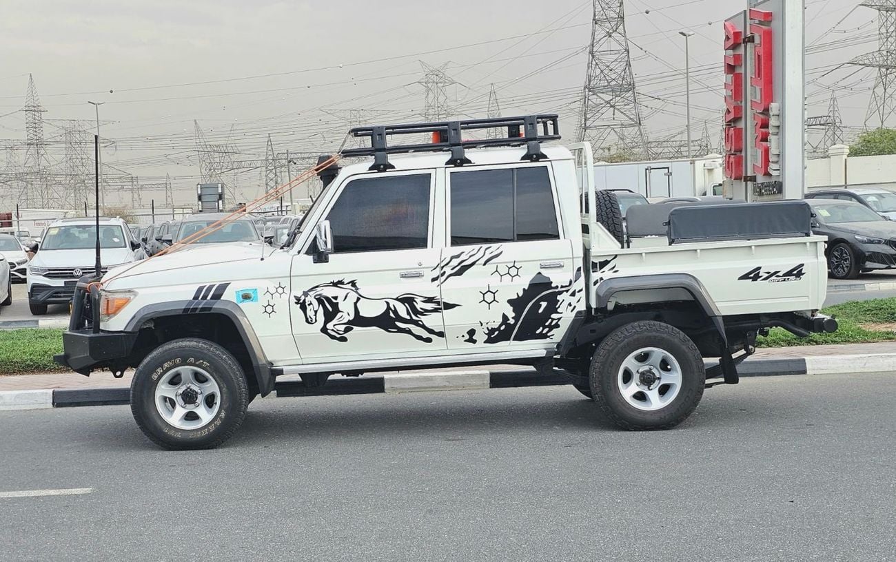 Toyota Land Cruiser Pick Up Double Cabin-RHD-4.5L-Diesel-Manual-4WD-8 Cylinders-5 Seats-4 Doors